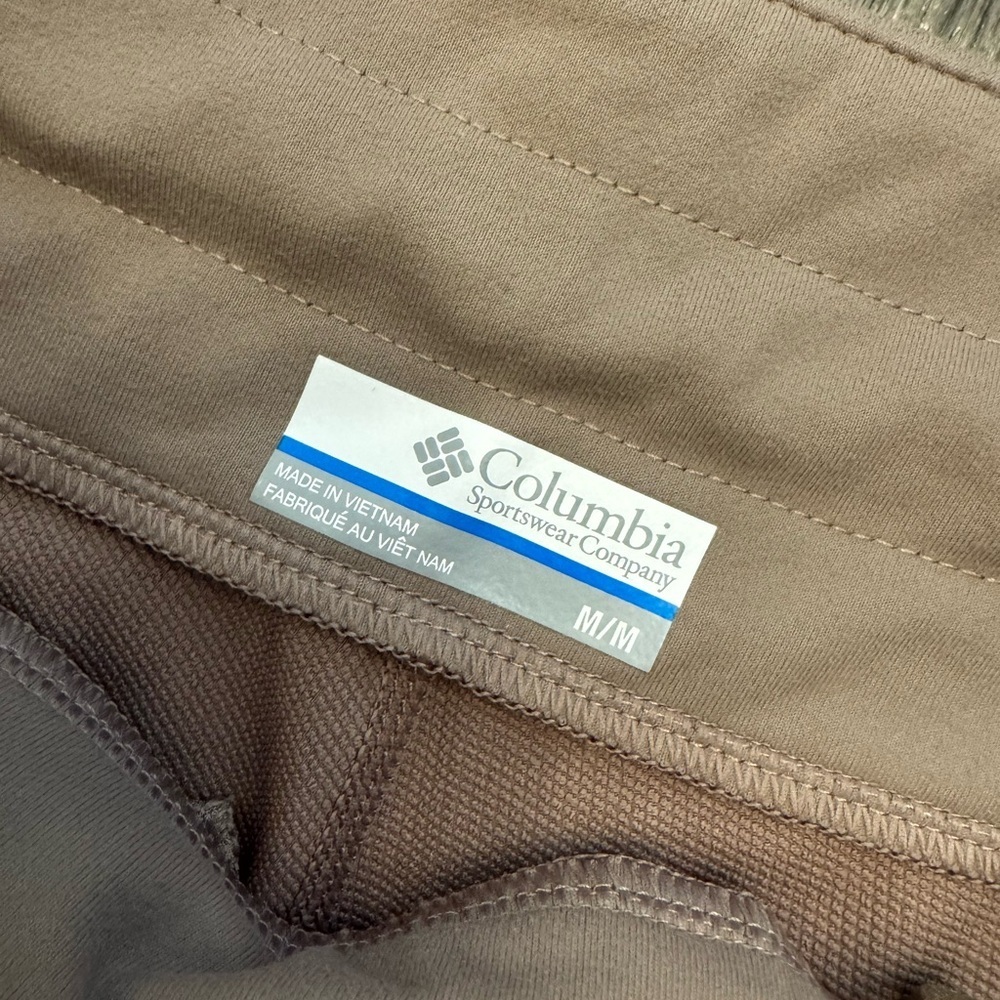 Columbia Women's High Waist Performance Shorts - Light Taupe - Picture 2 of 2